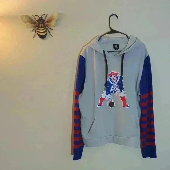 New England Patriots hoodie, size Large - Picture 1 of 6